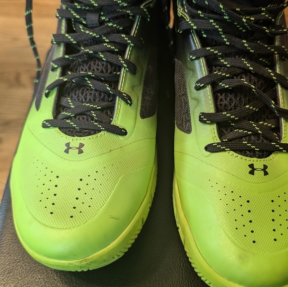 Runners.Men's size 11 ...lime green and black Under Armour - Picture 2 of 15